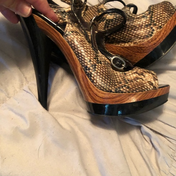 Quipid Snakeskin heels 🤎 - Picture 3 of 3